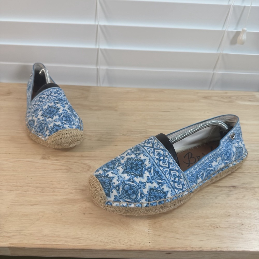 Brighton Bali Women's 9M Belina Bali Print Canvas Espadrilles Blue Print NWBox
